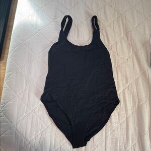 GIRLFRIEND COLLECTIVE Whidbey One Piece Swimsuit in Black